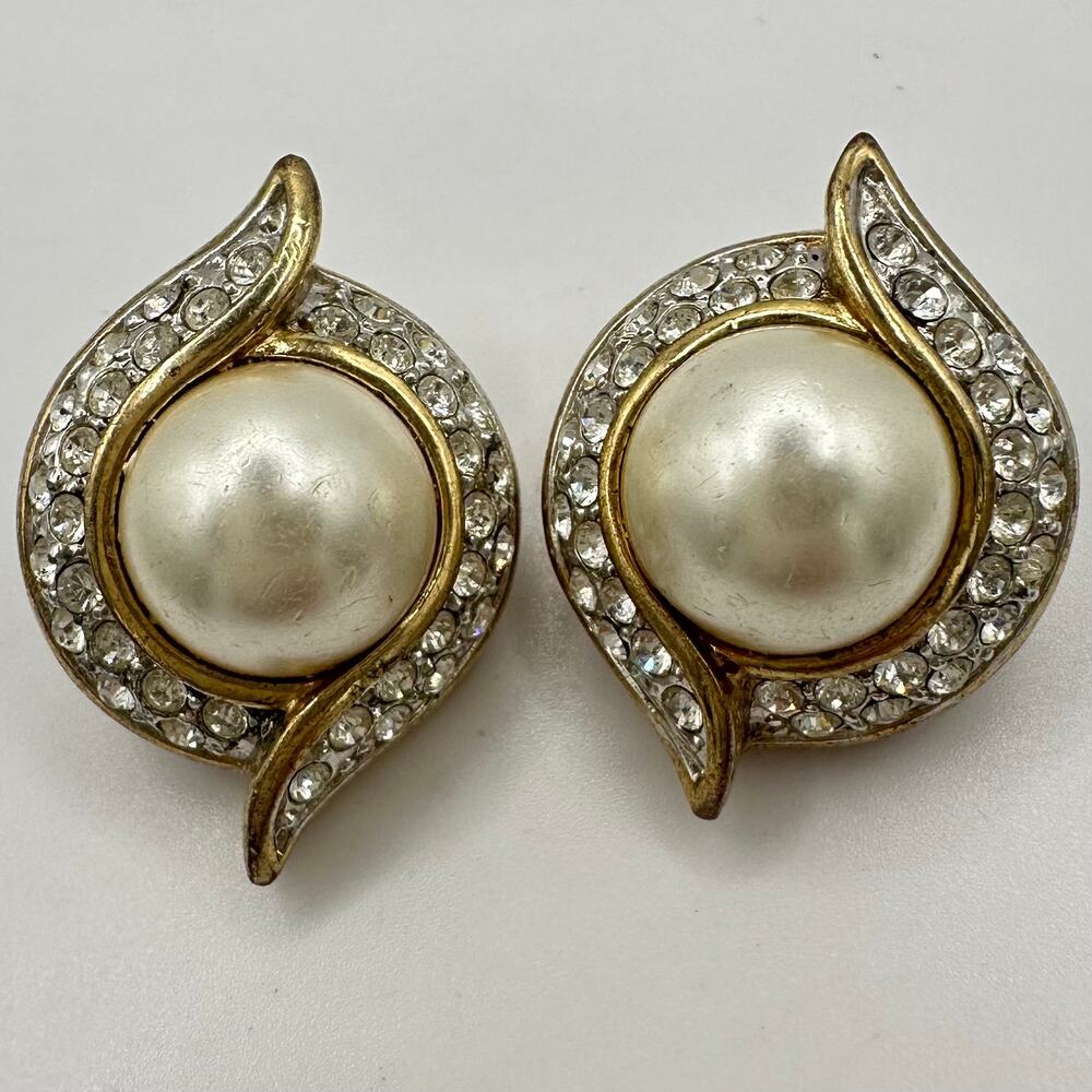 Attwood & Sawyer vintage gold tone rhinestones faux pearls clip on earrings